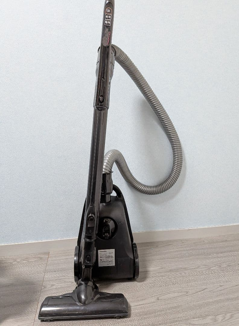 ​【2024年製】東芝 紙パック式掃除機 VC-PM7A 軽量コンパクト