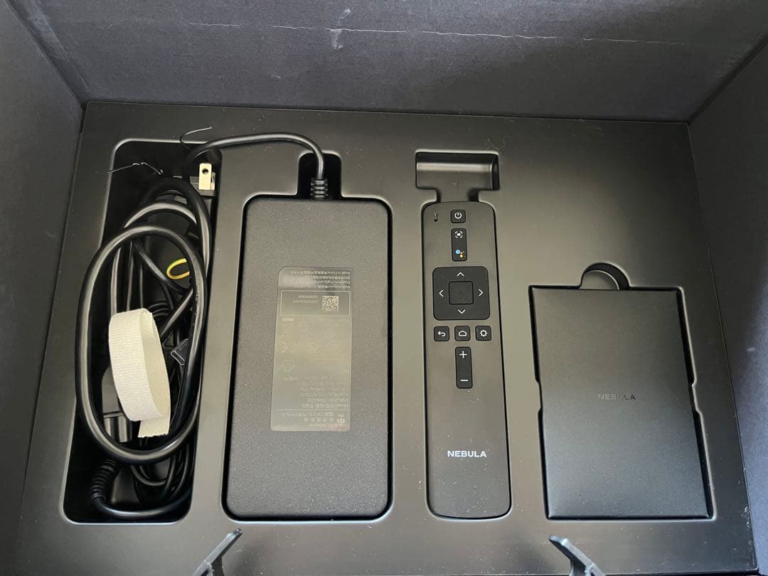 NEBULA Cosmos プロジェクター 900ルーメン