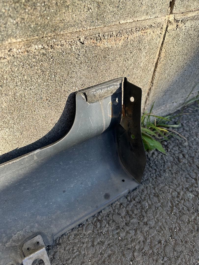 ラパンSSHE21S フロントリップスポイラーとサイドステップ左右ヒビ複数あり黒