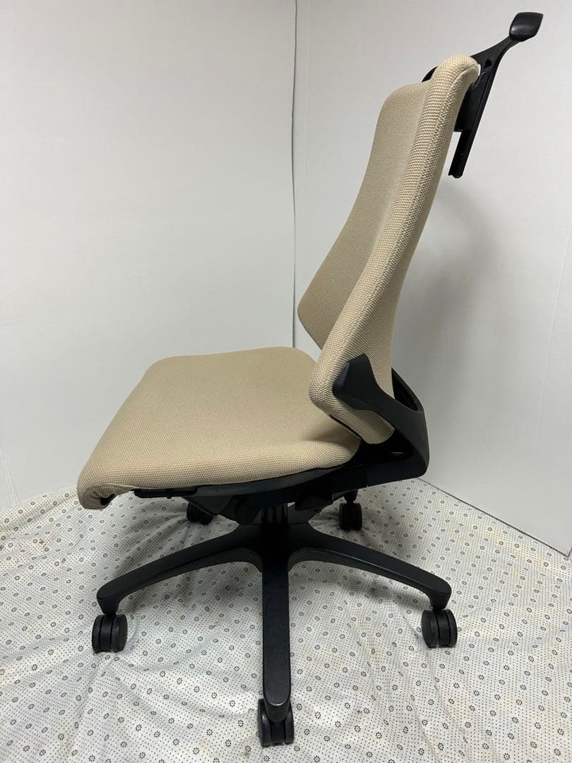 イトーキ　エフチェア　肘無し　ハンガー付き