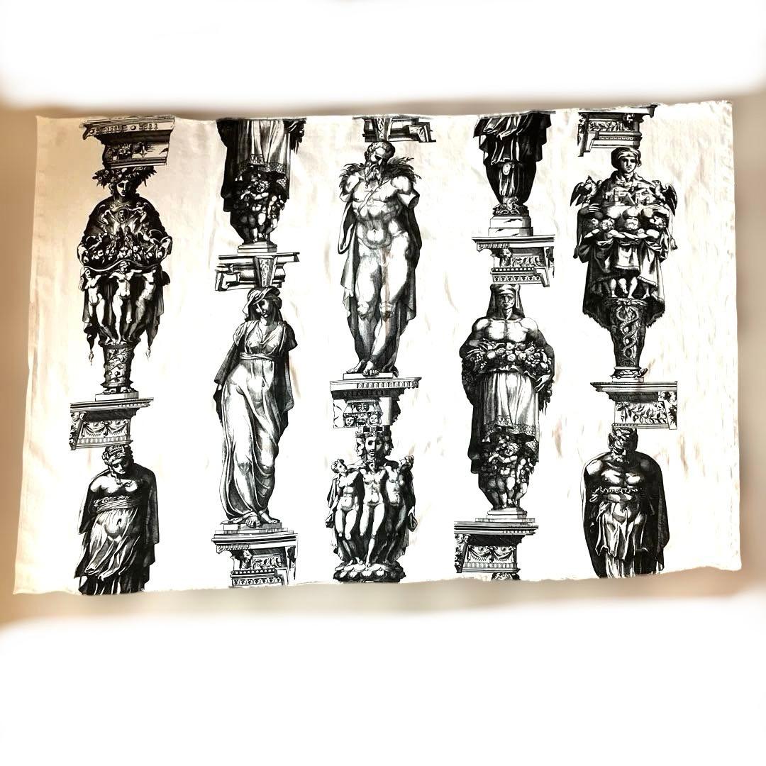 【匿名配送 ヴィンテージ 希少】中世古典的彫刻デザインの綿生地