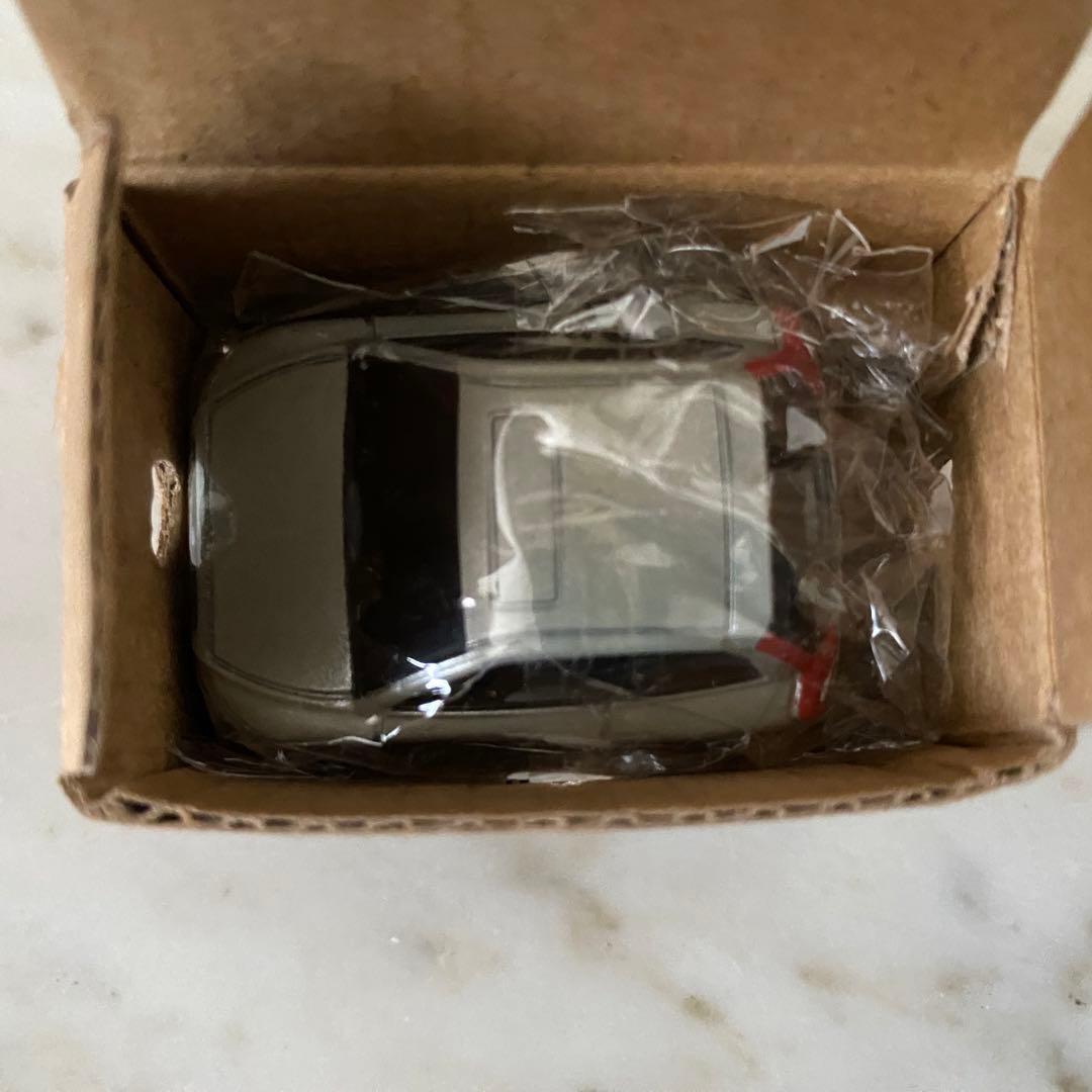 ｛VOLVO｝　ブラック水筒カバー ＆ シルバーミニチュアカー　2点セット