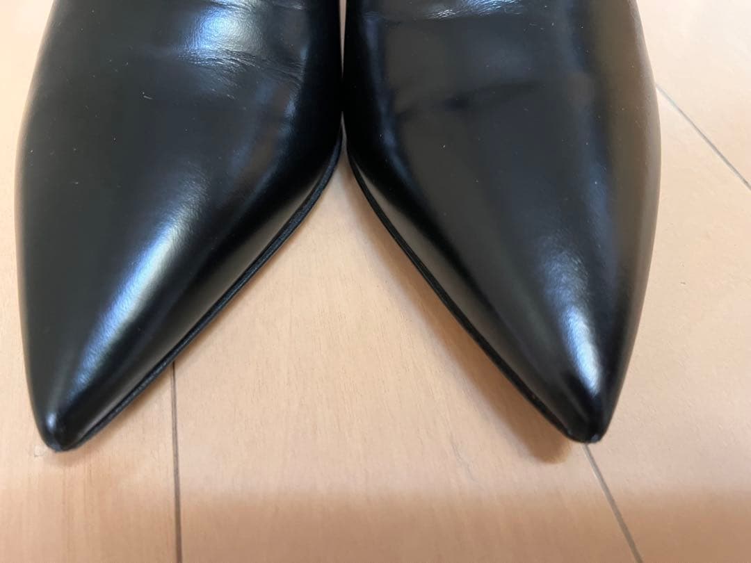 PRADA★黒 ポインテッドトゥミュール