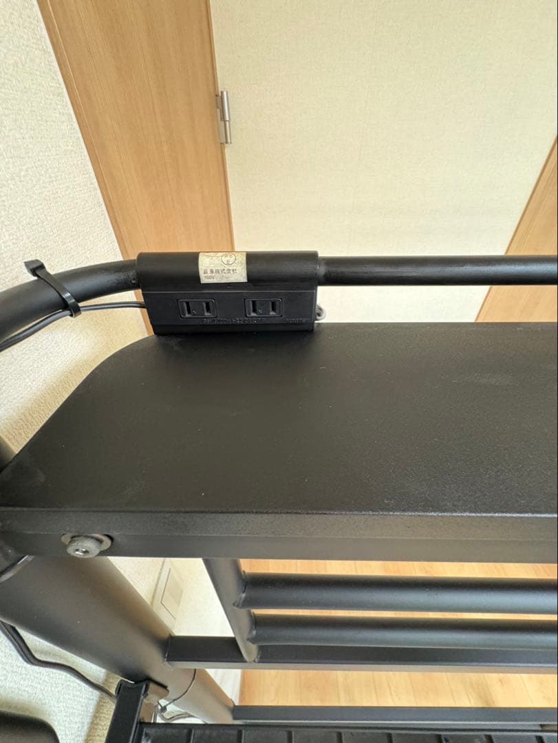 【おさる】黒のスチール製ロフトベッド／デスク下収納・はしご階段付き