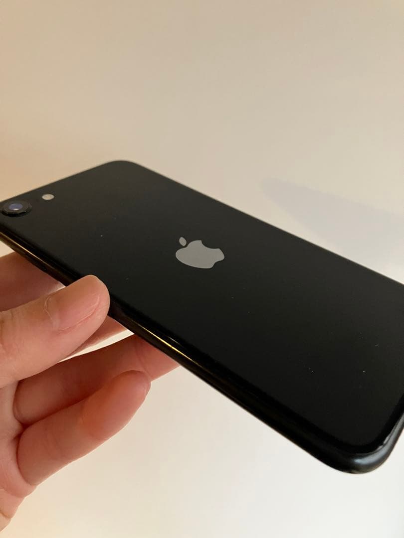 【中古・箱付き】Apple iPhone SE 第3世代 64GB 本体