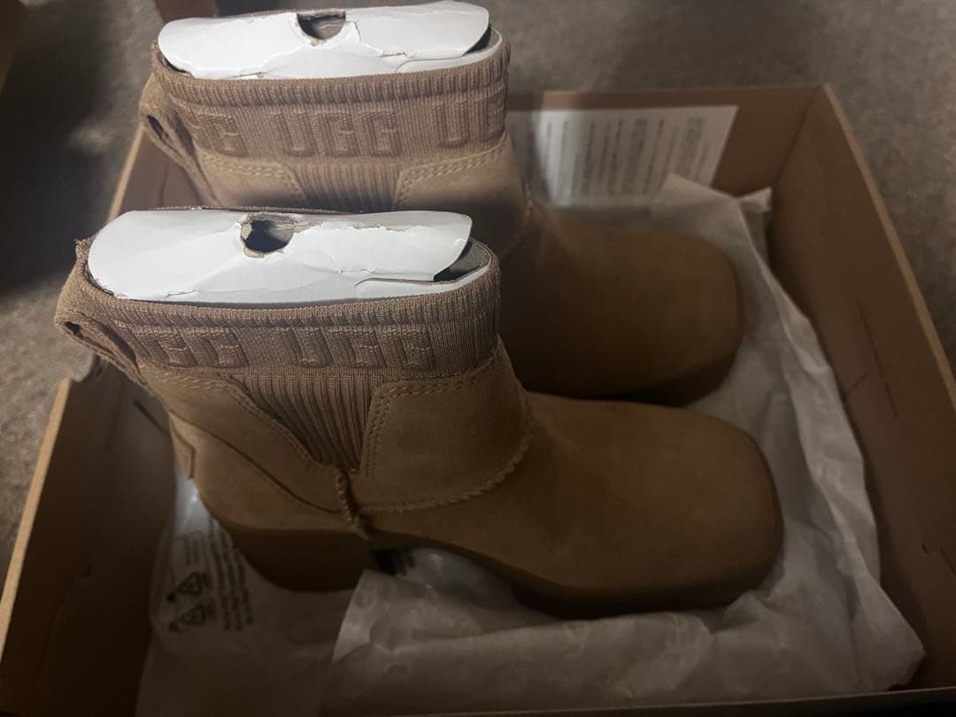 【新品未使用】UGG ブーツ 24cm MOXY CHELSEA