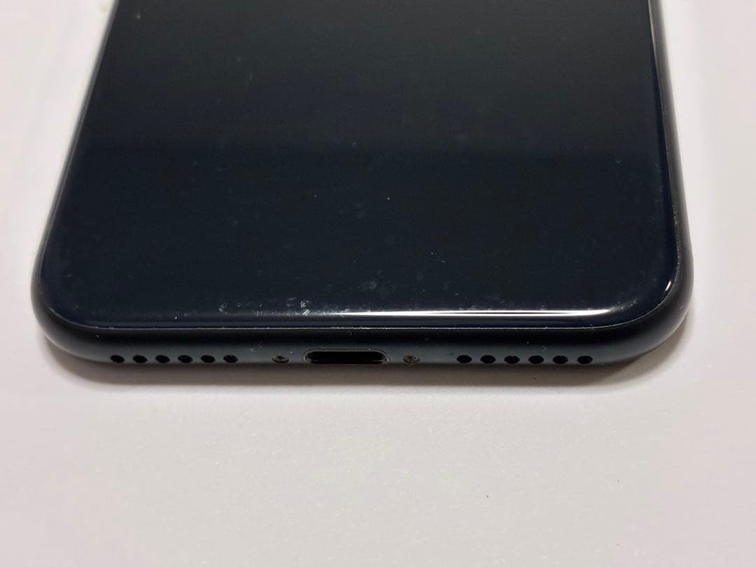 iPhone SE 第3世代64GB ミッドナイト SINフリーバッテリー81％