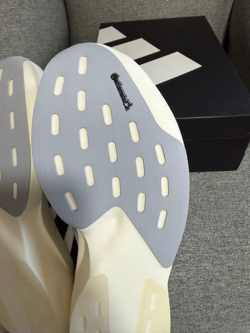 新品未使用　adidas evo sl 26㎝