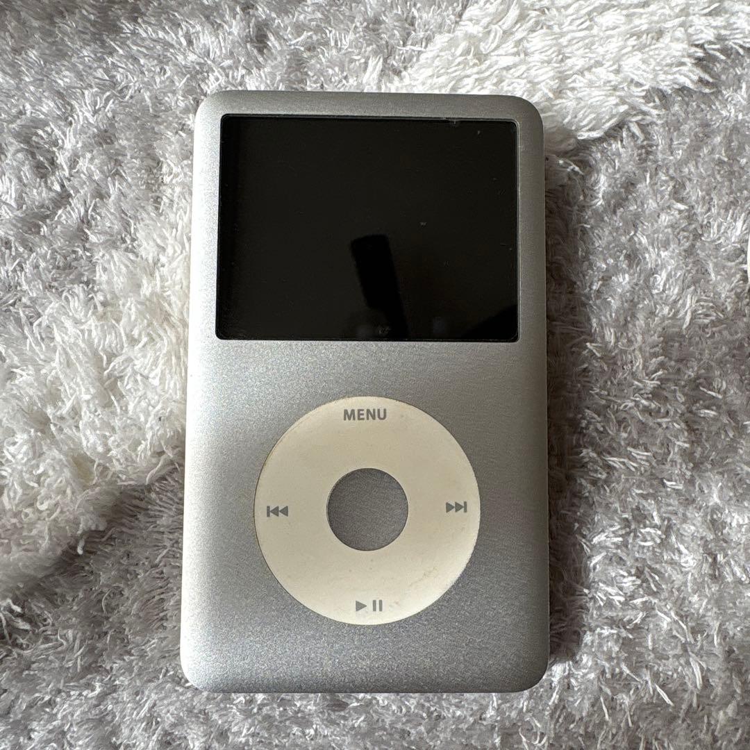 Apple iPod Classic 160GBシルバー USBケーブル付き