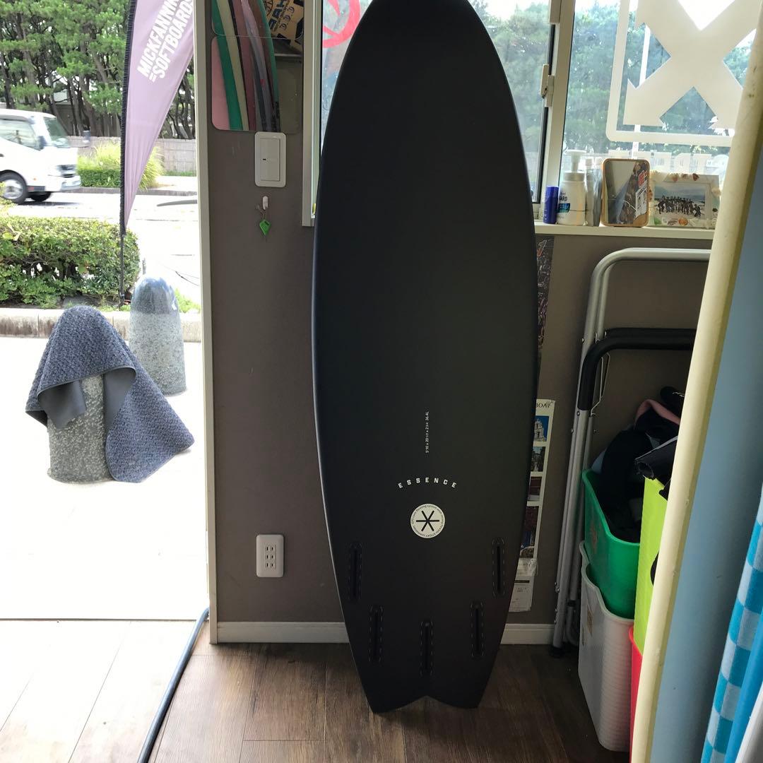 ESSENCE ブラックショートボード5,10カーボン　サーフボード最強