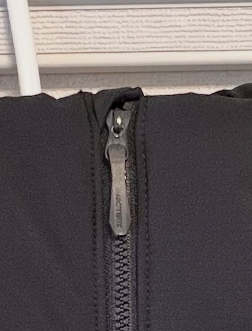 アークテリクスアトムヘビーウェイトフーディ ブラック Sサイズ