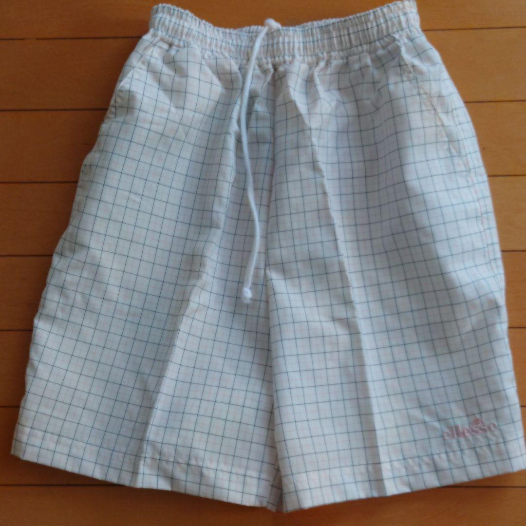 お値下げテニスクレージュ　まとめ売り半ズボン、４枚セット