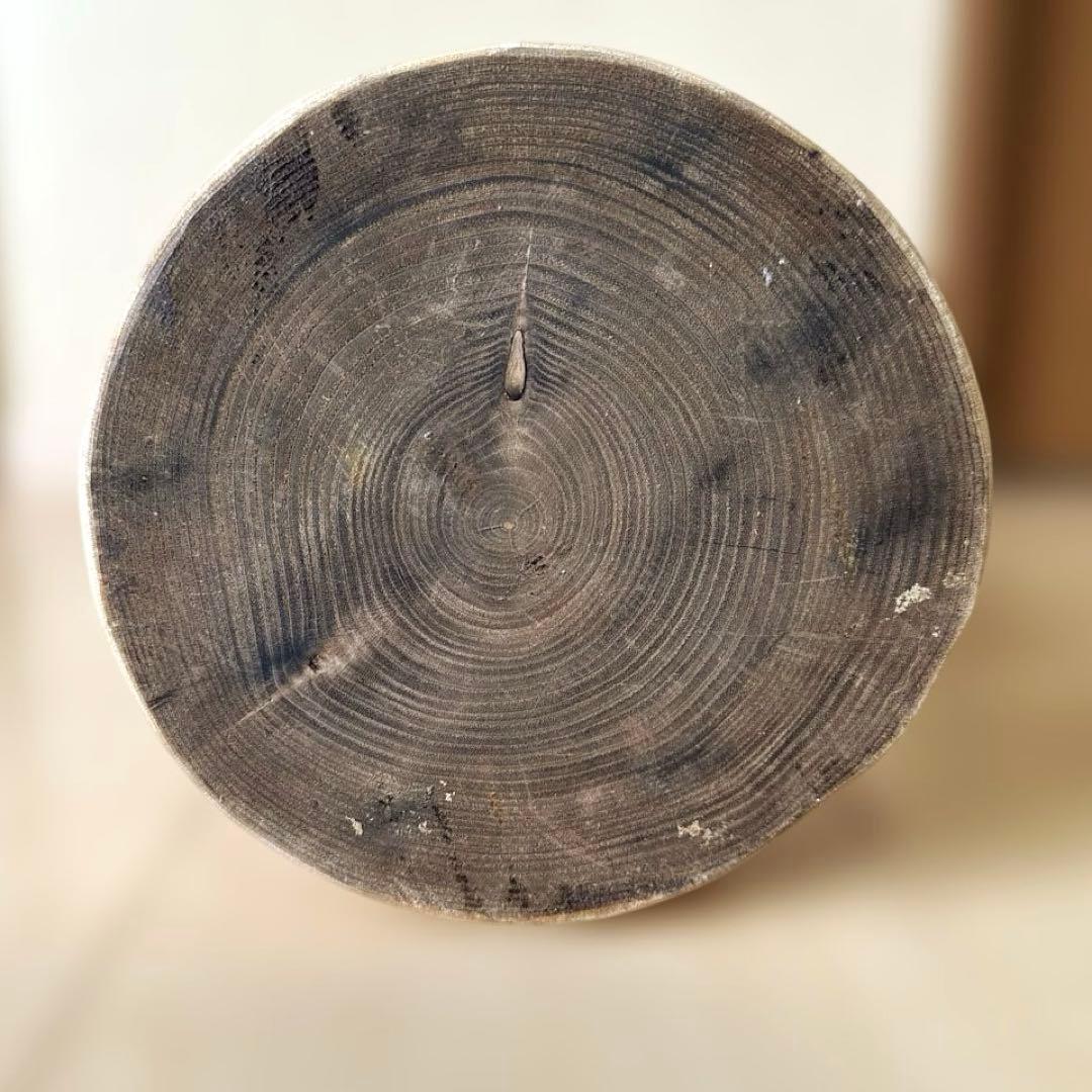 クマを抱いたアイヌ民族の木彫り人形　北海道 置物 彫刻 民芸品 ハンドメード