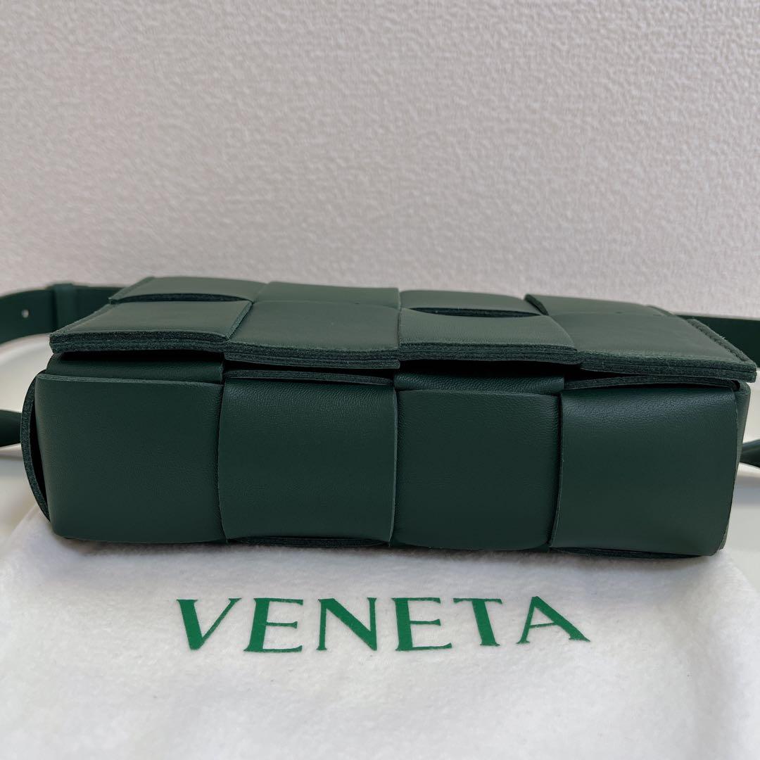 【美品】ボッテガヴェネタ　カセット　ショルダーバッグ　ボディバッグ　グリーン