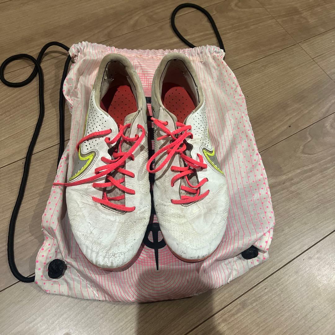 Nike Tiempo サッカーシューズ 限定カラー