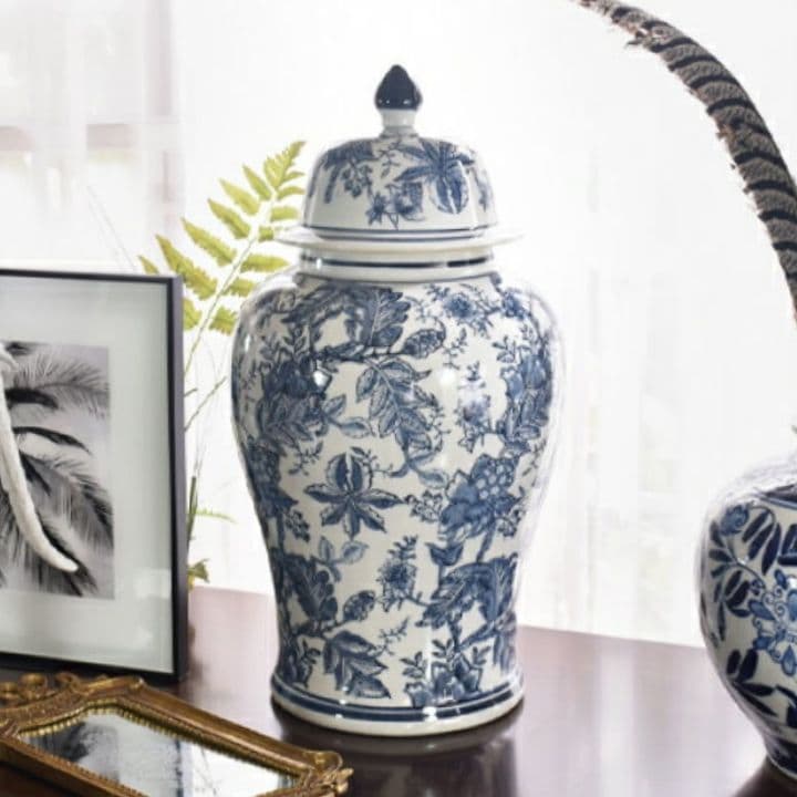 輸入雑貨　シノワズリ　『青白陶器蓋付大壷』　ハンドメイド　陶器　花柄