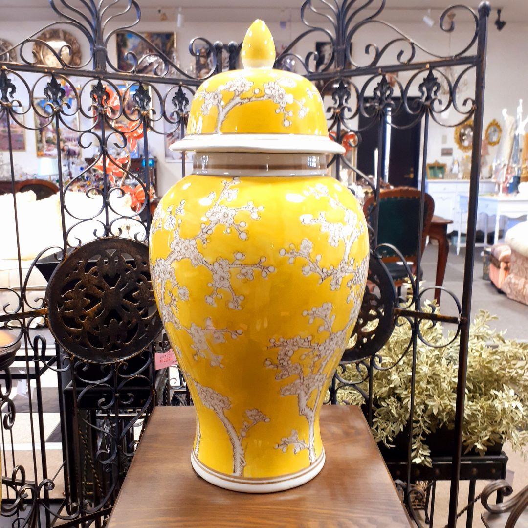 輸入雑貨　シノワズリ　『青白陶器蓋付大壷』　ハンドメイド　陶器　花柄