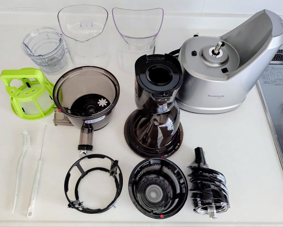 クビンス ホールスロージューサー Kuvings EVO-800 (シルバー)