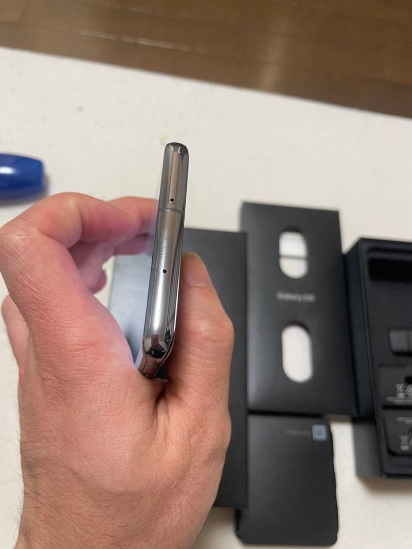 Samsung Galaxy S10 docomo 本体 sim フリー