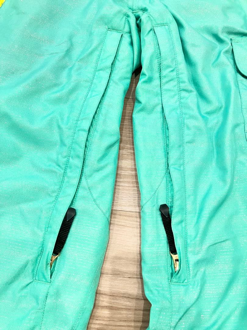 【VOLCOM】スノーボードパンツ M〈ウエスト調節可〉レディース