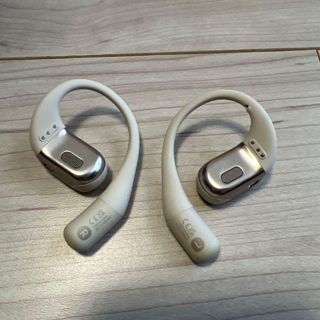 美品 Shokz OpenFit ホワイト 充電ケース付 イヤホン