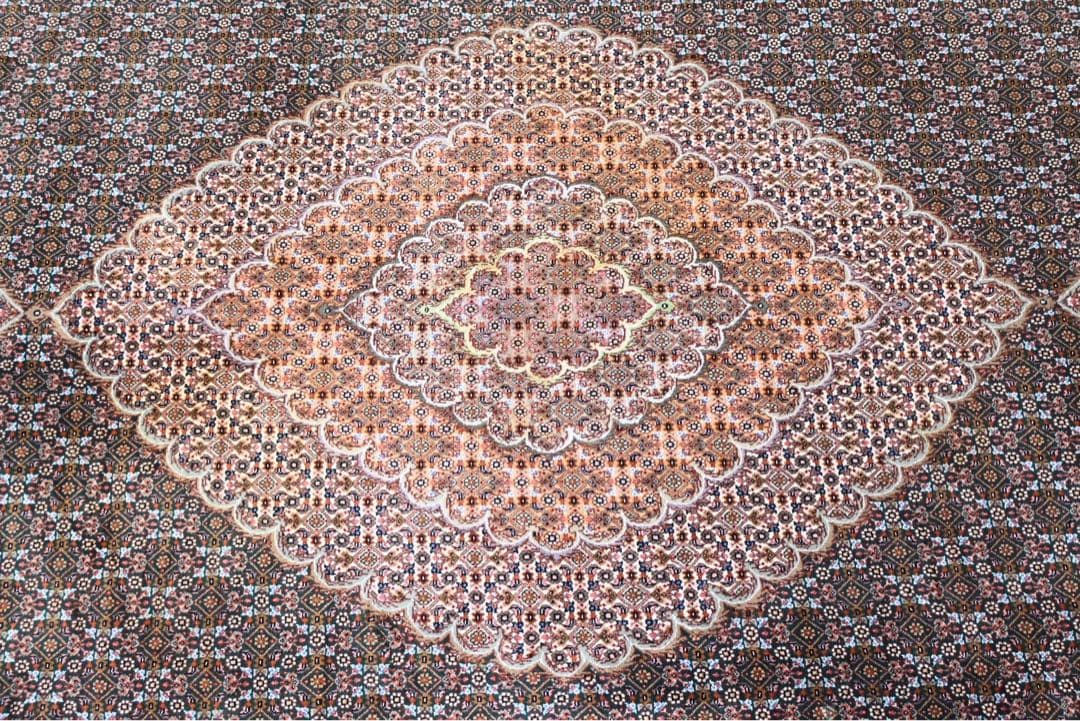 【美品】 ペルシャ絨毯 手織り Tabriz タブリーズ メダリオン柄