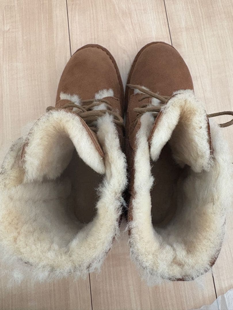 UGG ブラウン レースアップ ショートブーツ