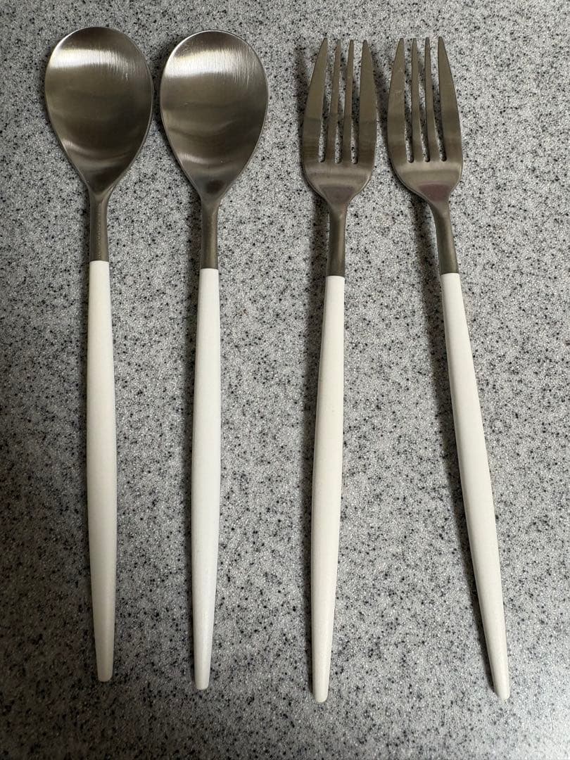 Cutipol カトラリー ホワイト ブラック