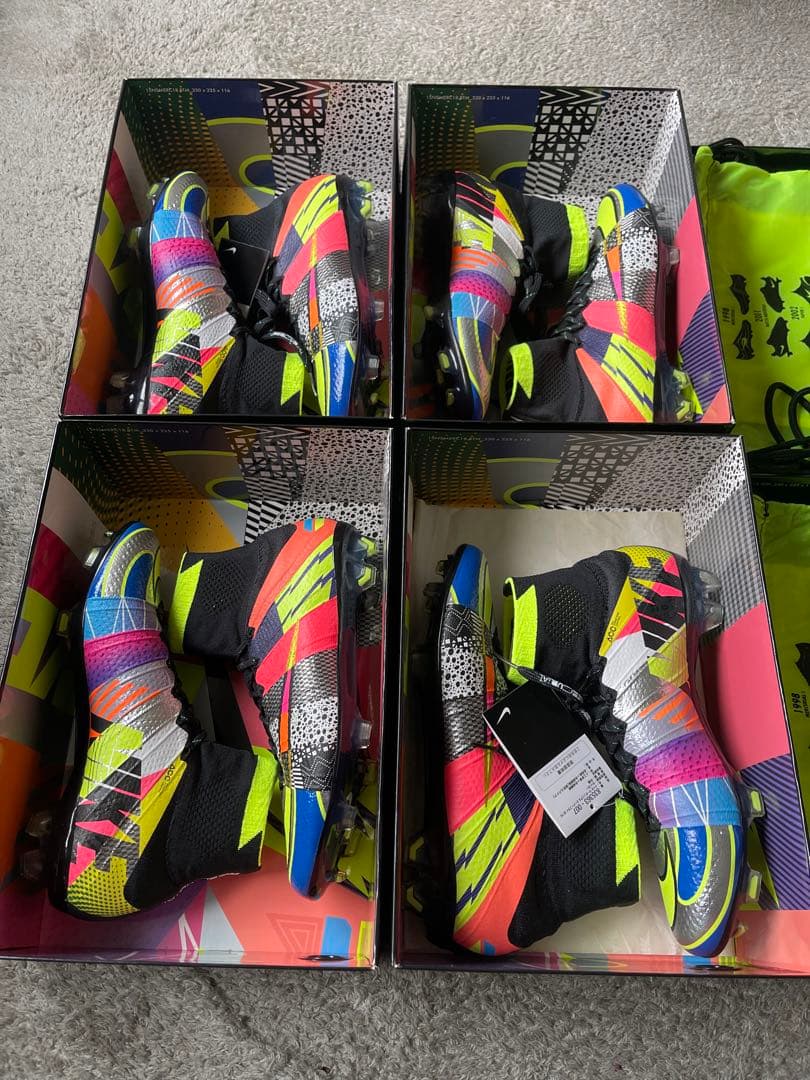 激レア 世界三千足限定 サッカー スパイク ワットザマーキュリアルFG