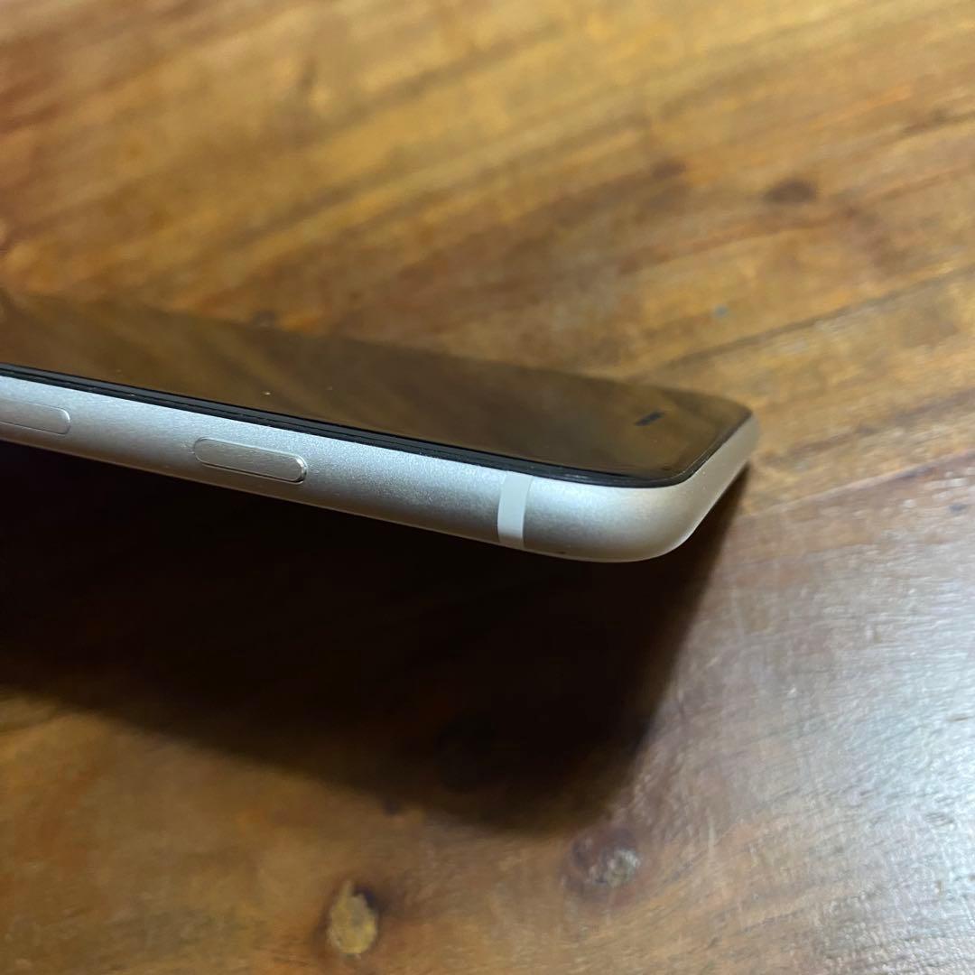 iPhone SE第二世代 64GB ホワイトSIMフリー ネットワーク制限なし