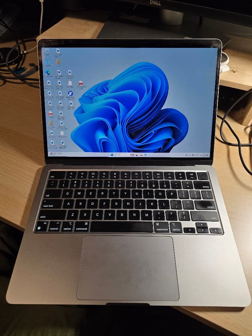 M2チップ搭載13インチMacBook Air - スペースグレイ