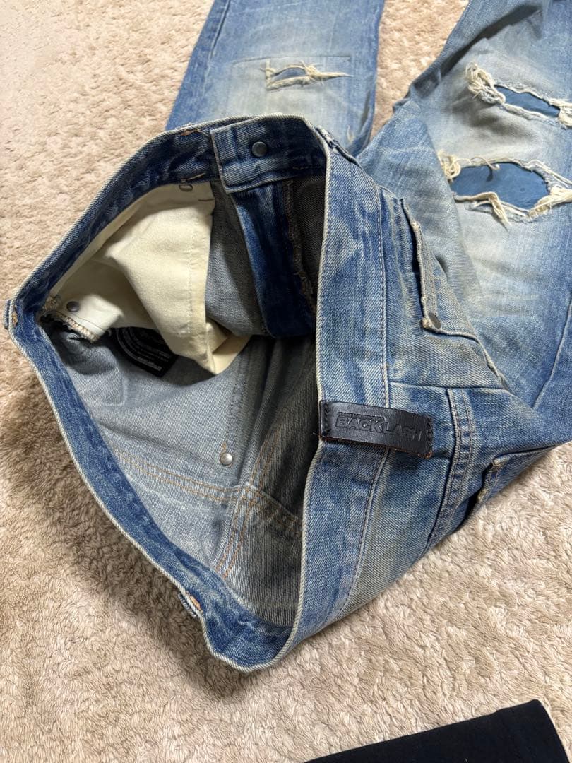 バックラッシュストレートデニム