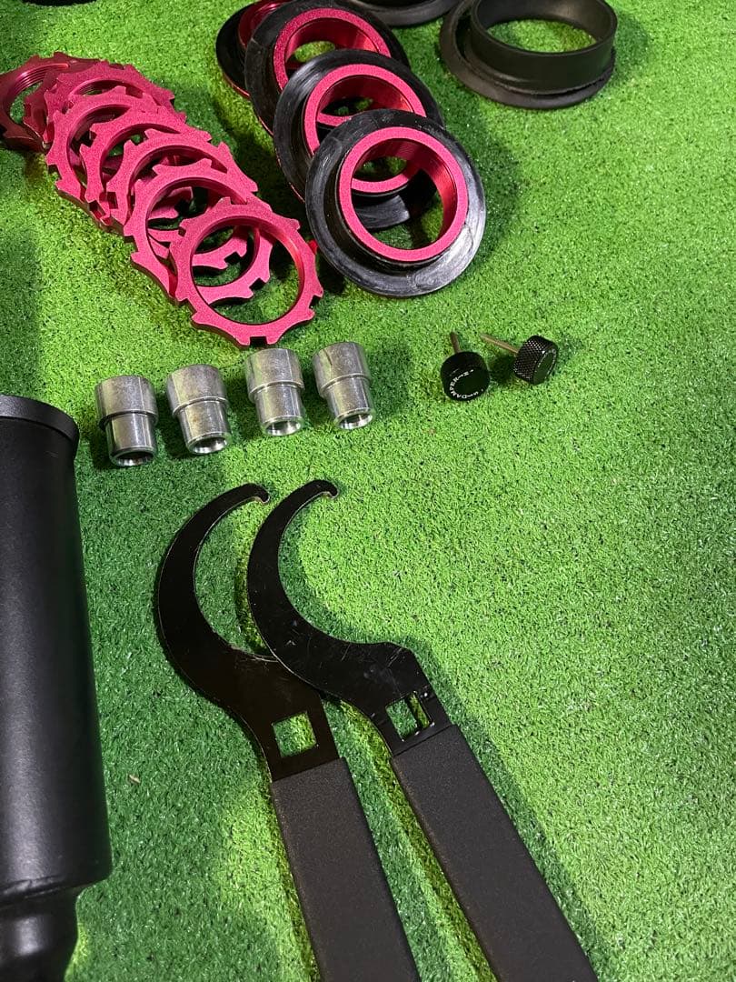 美品　レクサスGS 10系　車高調　フルタップ　GRL10 2WD用　AWL