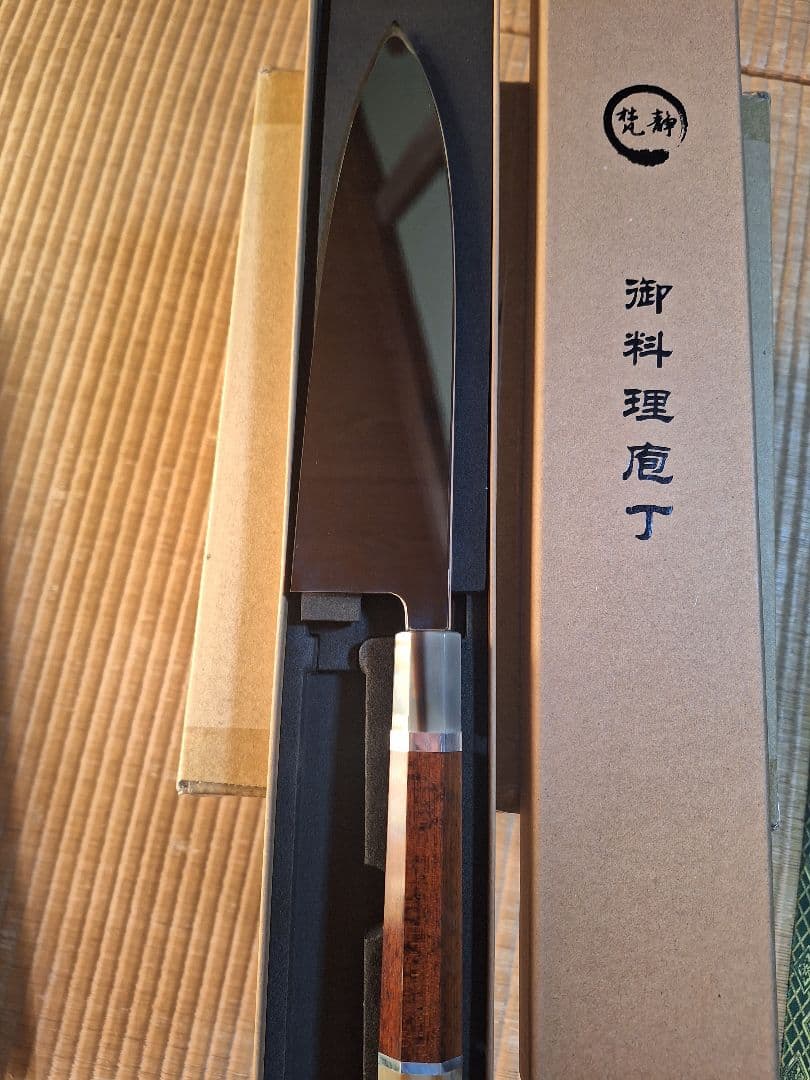 出刃包丁 8寸　ウルトラ鏡面仕上げ　スネークウッド白水牛角二本銀巻八角柄