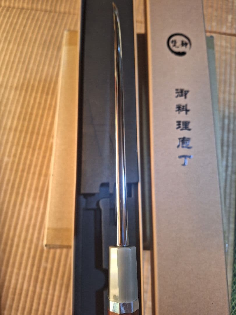 出刃包丁 8寸　ウルトラ鏡面仕上げ　スネークウッド白水牛角二本銀巻八角柄