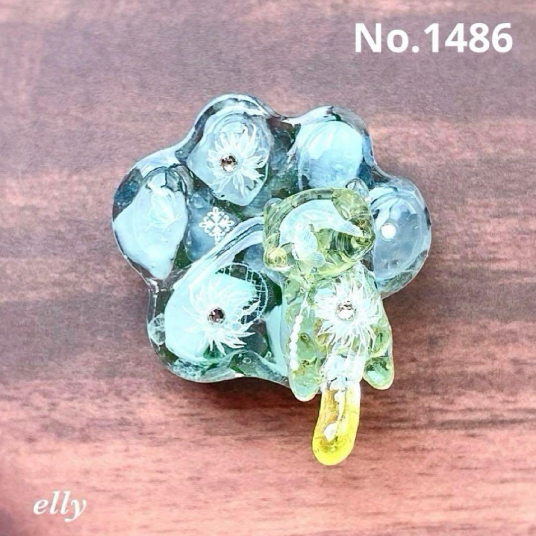 【ゼロ様】1431.手染めビーズ　マーメイド　じゃれ猫　レジン　キーホルダー