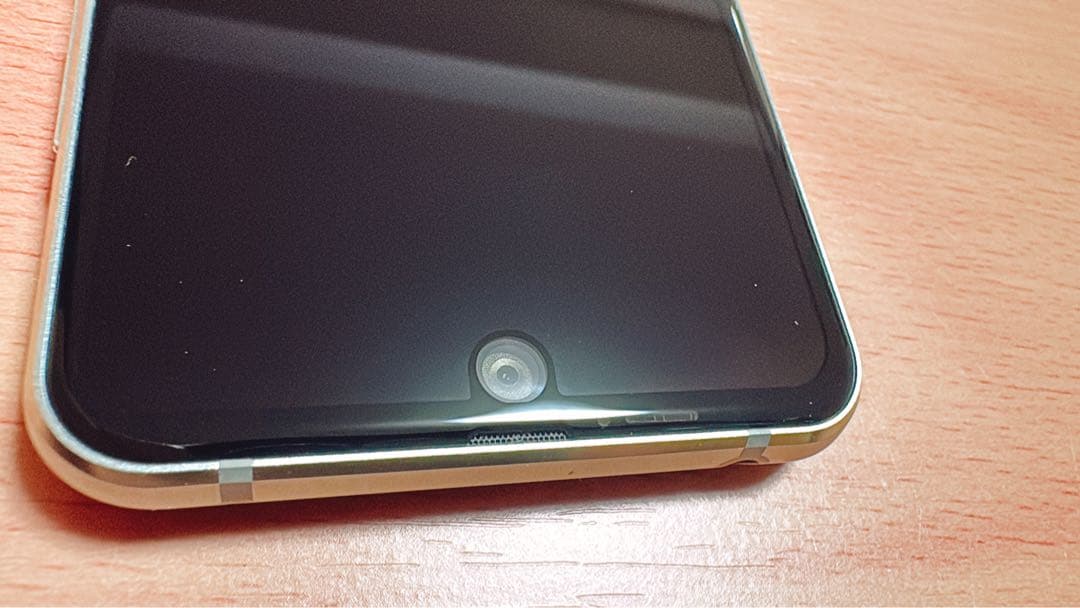 SoftBank Aquos R2 compact SIMフリー化済　64GB