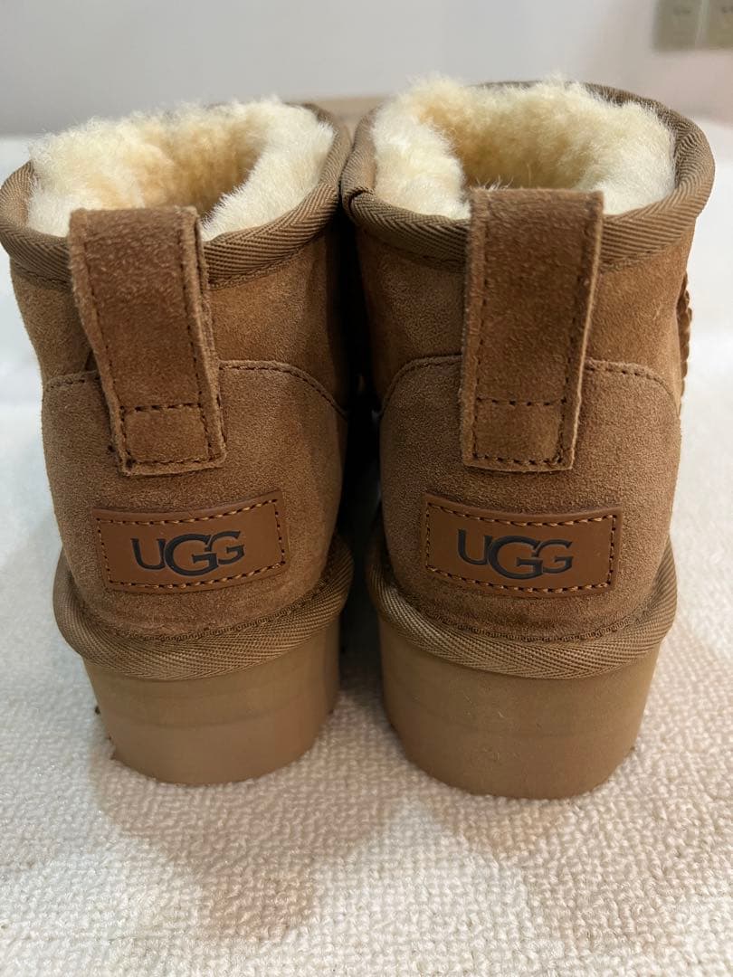 UGGクラシック ウルトラミニ プラットフォーム 厚底 24cm
