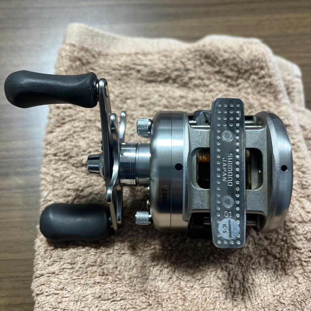 SHIMANO CALCUTTA 100 ベイトリール