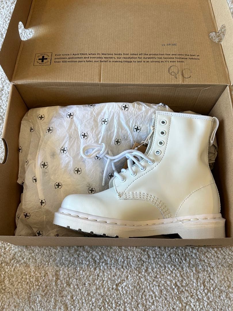 新品未使用！Dr.Martens ドクターマーチン 1460 MONOホワイト