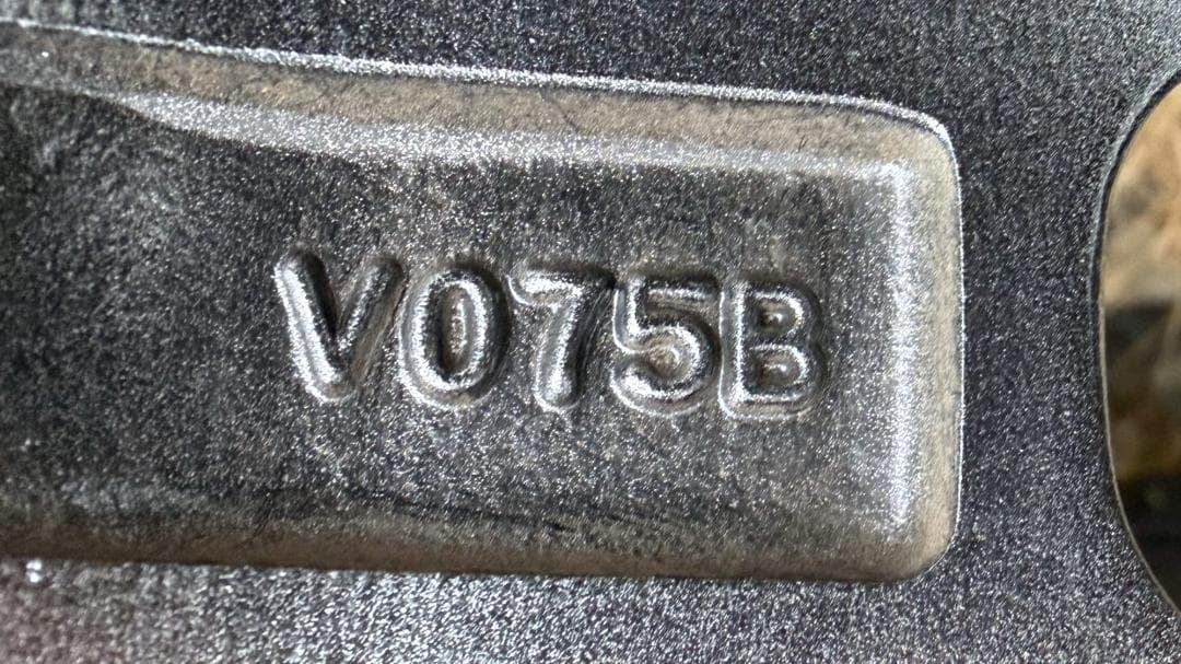 アルミホイール＆ブリヂストン 18インチ スタッドレスタイヤセット　レクサスNX