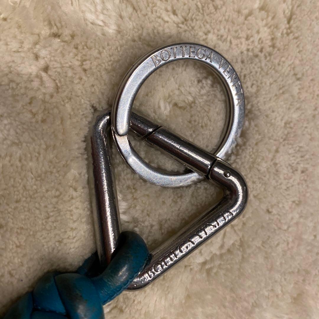 BOTTEGA VENETA レザーキーホルダー 青