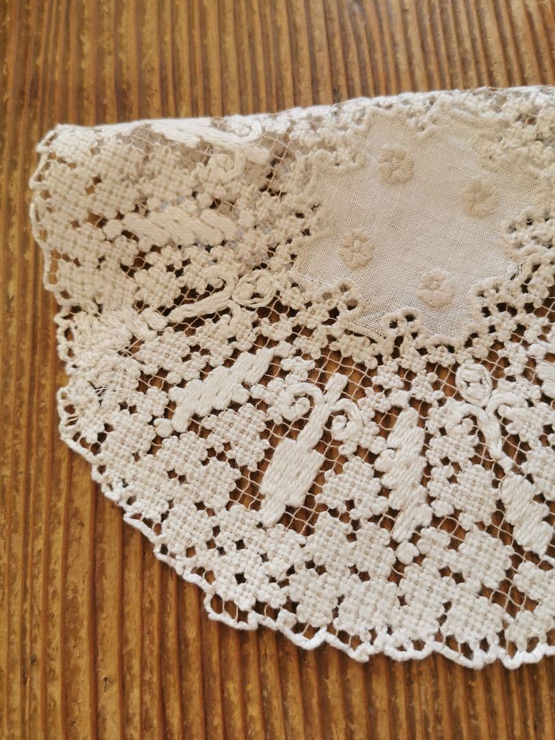 アンティークイタリア ノッテドメッシュ 男女の輪 ニードルワーク リネンドイリー