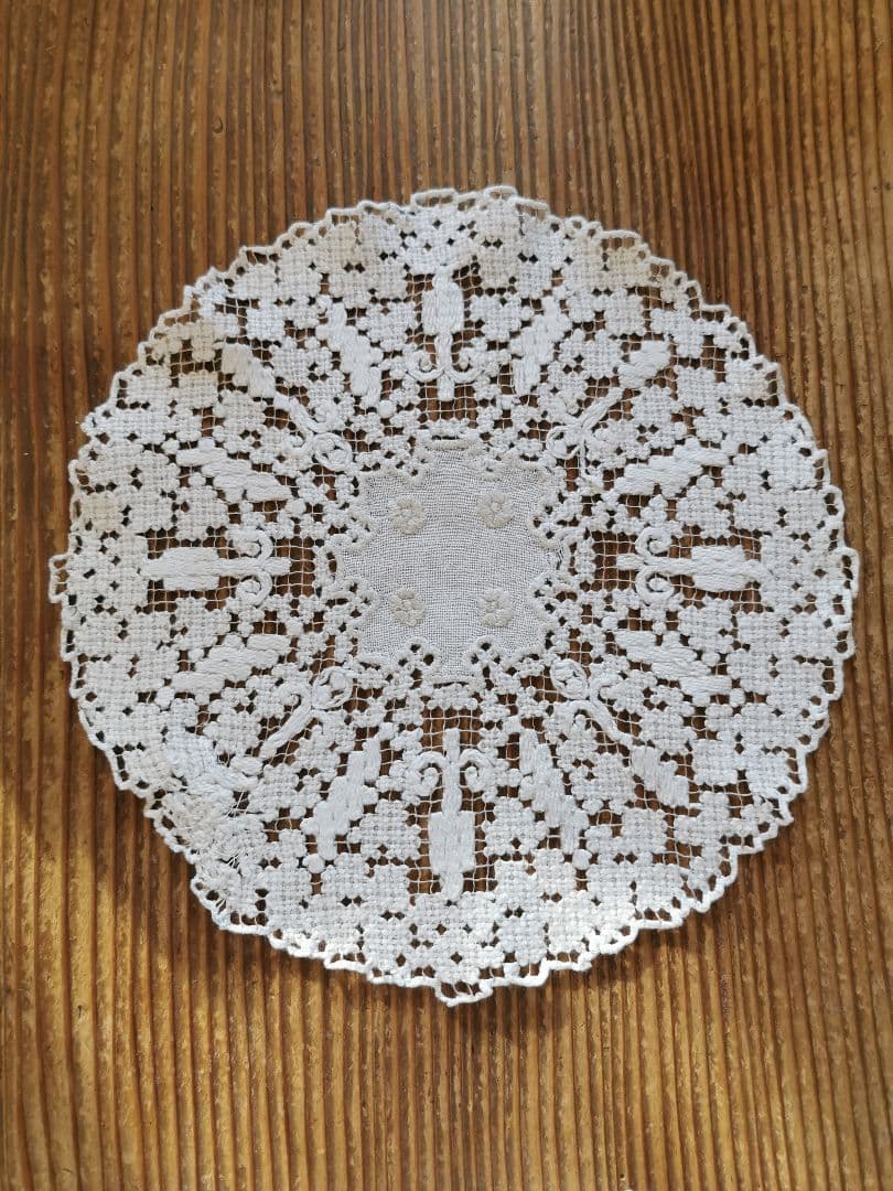 アンティークイタリア ノッテドメッシュ 男女の輪 ニードルワーク リネンドイリー
