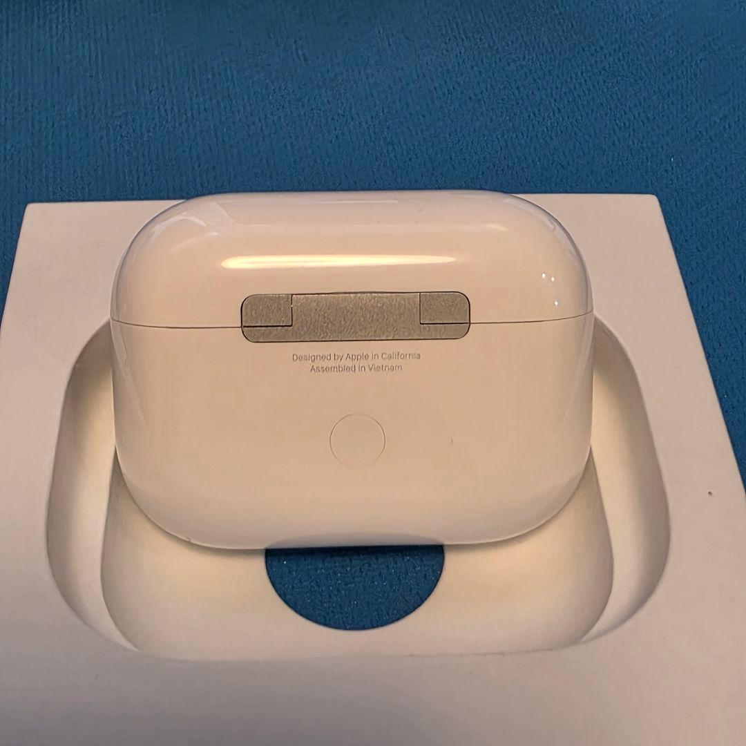 美品 AirPods Pro 第２世代（USB-C）ESRケースセット