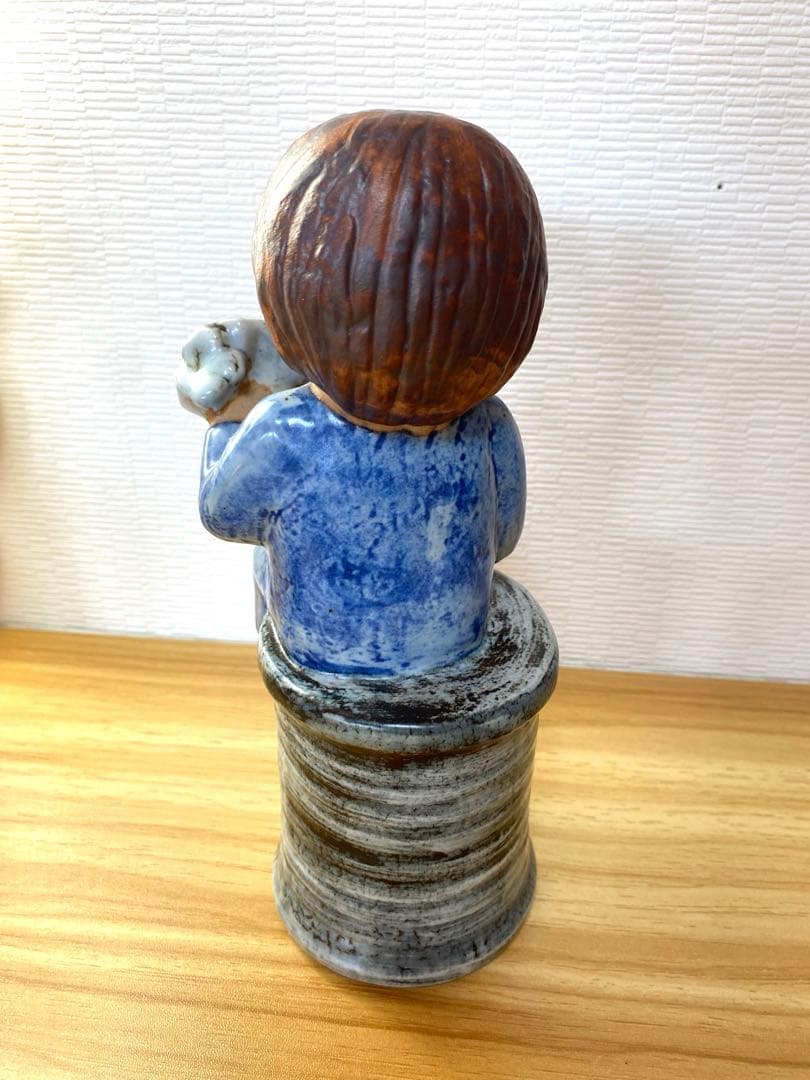 リサラーソン　花を持つ少女