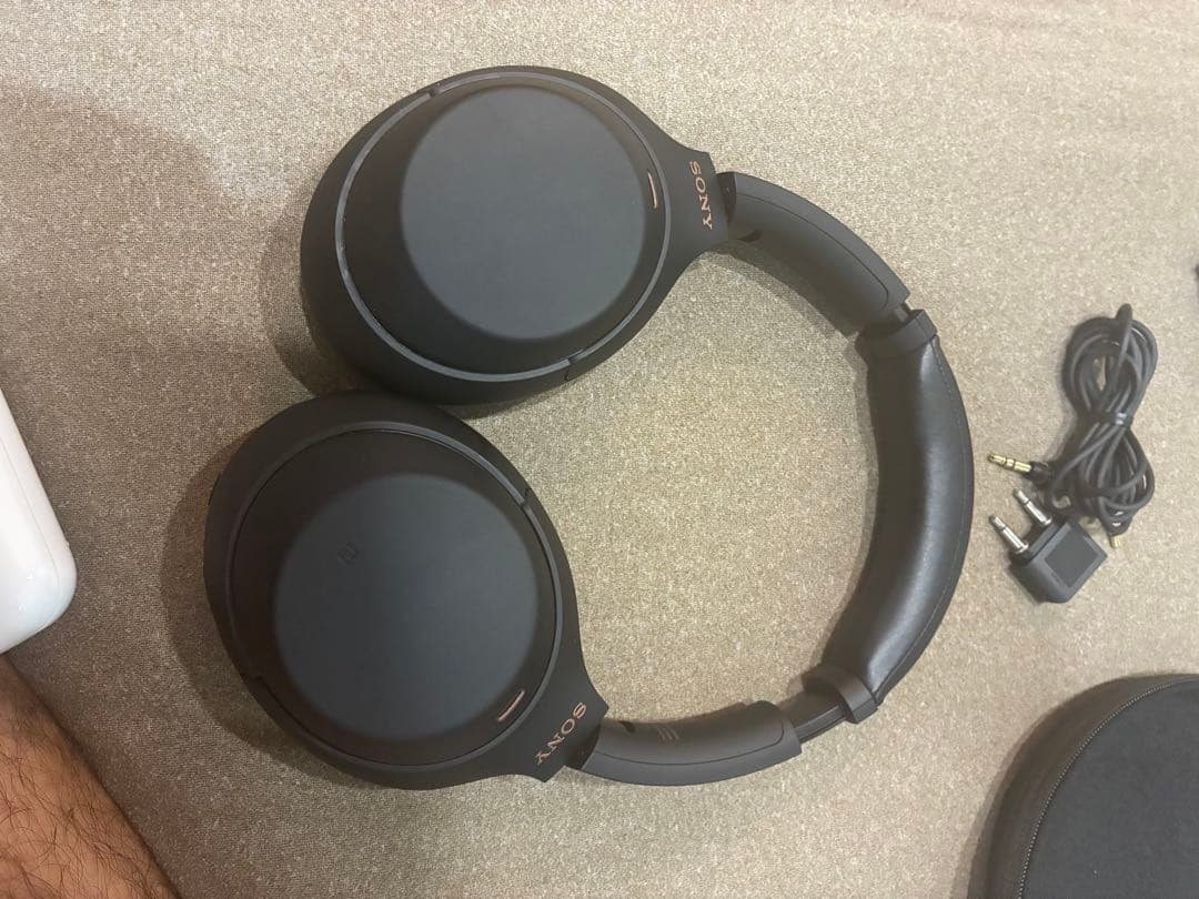 ソニー ワイヤレスヘッドホンWH-1000XM4