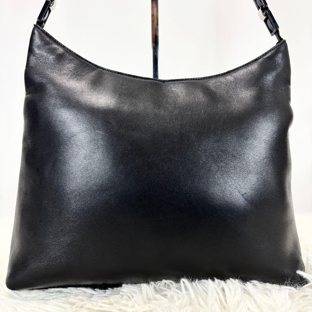 美品✨フェラガモ ショルダーバッグ ワンショルダー 肩かけ 手持ち イタリア製