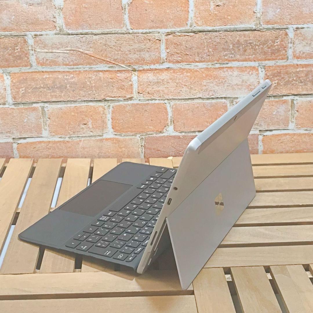 (2488)Surface Go 2 8GB m3 バッテリー新品同様◎