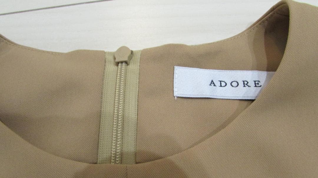 試着のみ　ADORE アドーア　アシンメトリー　ブラウス